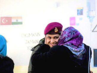 Viral Photo: Turkish Woman Kisses Female Indian Soldier on Cheek to Thank Her Amid Earthquake Relief Efforts