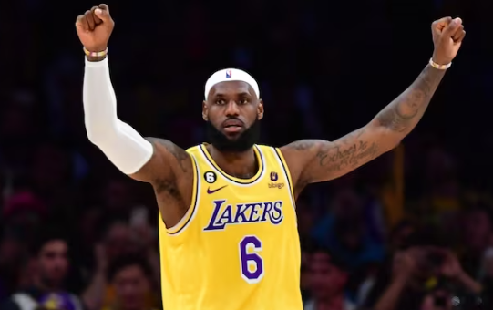 LeBron James Surpasses Kareem Abdul-Jabbar to Become Highest Points Scorer in NBA, WATCH