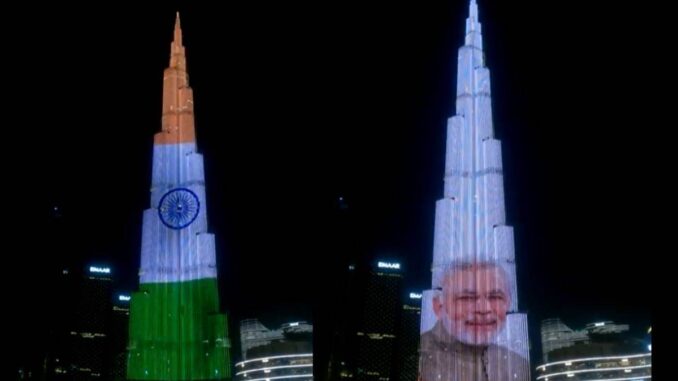 UAE: 'तिरंगे' के रंग में रंगा दुबई का बुर्ज खलीफा, जबरदस्त लाइट शो के साथ पीएम मोदी का हुआ स्वागत.