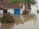 जलस्तर बढ़ने से उफना रही गंगा, यूपी के कई इलाकों में बाढ़ का खतरा; आबादी क्षेत्र में पहुंचा पानी