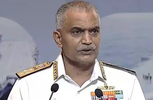 Indian Navy: हूती संगठन के हमलों से जहाजों को बचाने के लिए क्यों आगे आ रहा भारत? नौसेना प्रमुख ने बताई वजह