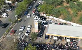 संकट नहीं तो क्या? पीएम की आशंका सही निकली, पेट्रोल पंप पर लंबी लाइनों के पीछे पता चली वजह