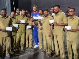 जो वादा किया वो निभाया... Hardik Pandya के इस फैसले ने जीता करोड़ों फैंस का दिल, IPL 2026 से पहले किसे बांटे 10-10 लाख के चेक?
