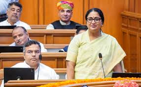 मुफ्त बिजली, बस यात्रा और 2500 रुपये महीना, दिल्ली बजट में 10 बड़ी घोषणाएं