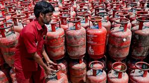 LPG संकट के बीच लगातार बढ़ रहा PNG का दबदबा, एक महीने में बढ़ गए इतने लाख कनेक्शन