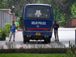 दिल्ली यूनिवर्सिटी के 2 कॉलेजों को बम से उड़ाने की धमकी, छावनी में तब्दील हुआ नॉर्थ कैंपस