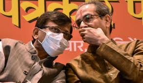 '15 करोड़ लेकर पार्टी छोड़ने वालों पर क्या फूलों की बारिश करें?' बागी सांसदों को गाली देने के आरोपों पर संजय राउत का पलटवार