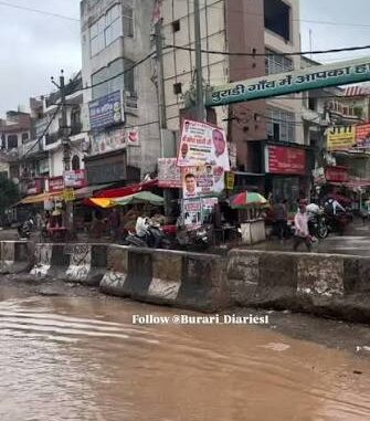 बुराड़ी में दावों की खुली पोल, मुख्य नाला जाम होने से जलभराव, मानसून में बढ़ी लोगों की मुसीबत