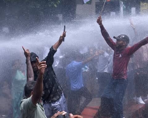 Students breach barricades, face water cannons in Patna; demand for 70th BPSC cancellation