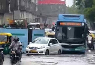 IMD issues red alert for heavy rain in Delhi; Noida, Ghaziabad also receive heavy showers
