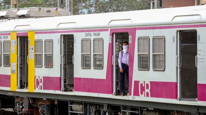 Mumbai Local Train News: वैक्‍सीन की खुराक ले चुके लोगों के लिए अच्‍छी खबर, जल्‍द मिल सकती है मुंबई लोकल में यात्रा की अनुमति