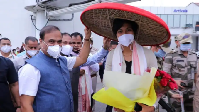 Tokyo Olympics bronze medallist Lovlina Borgohain receives grand welcome from Assam CM Himanta B Sarma at airport