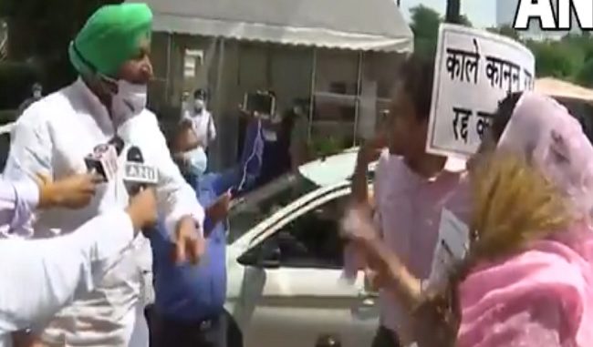 Caught on Camera: Verbal spat between SAD's Harsimrat Kaur and Cong's Ravneet Singh over farm laws