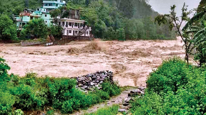 Cloudburst in Kashmir : अब गांदरबल के चार गांवों में फटा बादल, कई घरों और संपत्तियों को भारी नुकसान