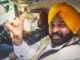 AAP's Bhagwant Mann meets Governor, stakes claim to form government in Punjab