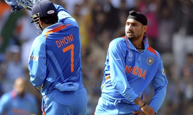 WATCH: Harbhajan Singh takes a dig at MS Dhoni, says ‘baaki 10 waha lassi peene gaye the?’ on 2011 World Cup win