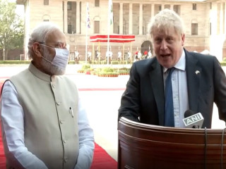 Modi-Johnson Meet: राष्ट्रपति भवन पहुंचने पर PM मोदी ने किया जानसन का स्वागत, ब्रिटिश पीएम बोले- थैंक्यू