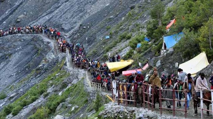 Amarnath Yatra 2022: Amarnath Yatra temporarily suspended due to bad weather, 3,000 pilgrims detained in camp