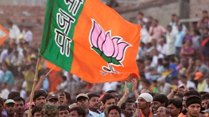 Gujarat Election: मध्यप्रदेश निकाय चुनाव परिणामों से गुजरात में बढ़ी BJP की टेंशन, इन दो दलों की ढूंढ रही काट