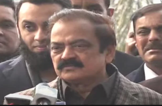 Pakistan crisis: 'Shoe Attack' on Home Minister Rana Sanaullah outside Punjab assembly