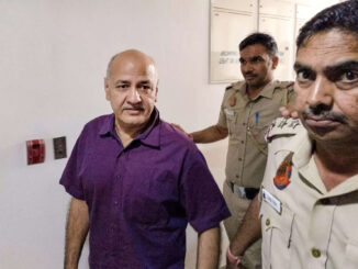 AAP Says Cop 'Misbehaved' With Manish Sisodia At Court; Delhi Police Dismiss Charge