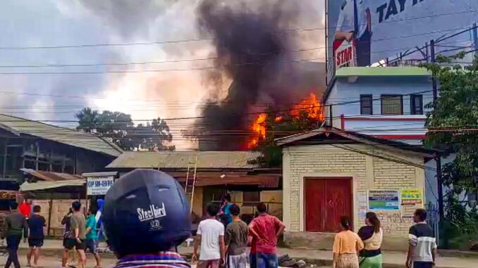 Manipur: Two Injured In Fresh Clashes Between Security Forces And Mob; Situation Tense