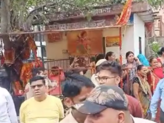 Delhi: मंडावली में मंदिर के बाहर रेलिंग तोड़ने पहुंचा प्रशासन, लोगों का जबरदस्त विरोध; भारी पुलिस बल तैनात