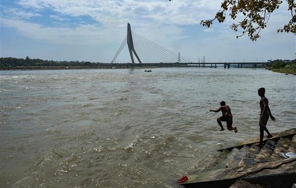 Delhi Floods: Yamuna Water Level Reaches Scary High At 207 Metre, Nears 40-Yr Record