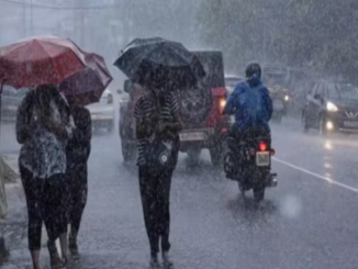 Weather Update: दिल्ली में कब बरसेंगे बादल? उत्तराखंड में भारी बारिश का रेड अलर्ट; जानें कैसा रहेगा मौसम