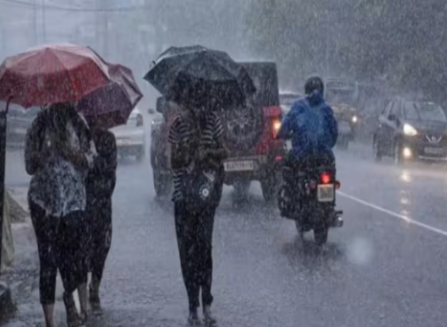 Weather Update: दिल्ली में कब बरसेंगे बादल? उत्तराखंड में भारी बारिश का रेड अलर्ट; जानें कैसा रहेगा मौसम