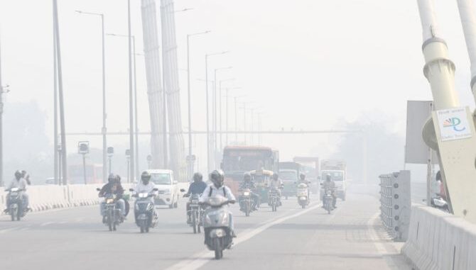 Delhi’s Air Quality Remains ‘Very Poor’ For Second Day Amid Dense Fog