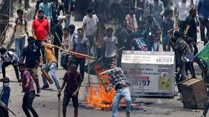 Bangladesh Protests: हिंसा भड़कने से बांग्लादेश में अब तक कम से कम 300 लोगों की मौत, पूरे देश में लगा कर्फ्यू