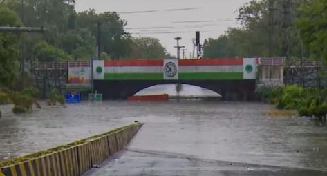 School Bus, Autorickshaw Get Stuck In Delhi's Waterlogged Minto Bridge Underpass, 3 Children Rescued