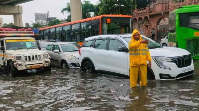 Delhi Witnesses Rainfall; More Showers Expected Till Friday, Heavy Traffic In Key Areas