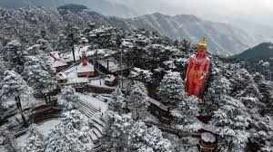 Shimla, Manali Blanketed In Snow On Christmas: 4 Dead, 223 Roads Shut, Hotel Occupancy Crosses 70%