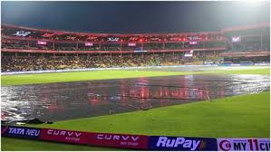 IPL: बंगलूरू में IPS अधिकारी के बच्चों से छेड़छाड़ का आरोप, बेटी से भी अभद्रता; संदिग्धों में आयकर अफसर भी