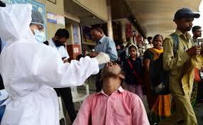 Delhi Corona Cases: राजधानी में डरा रहा कोरोना, आज दो महिलाओं की मौत; जानें मरने वालों का कितना पहुंचा आंकड़ा