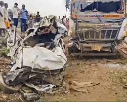 MP Road Accident: 9 Killed, 2 Injured As Truck Overturns On Van In Jhabua District