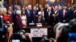 US Big Beautiful Bill: ट्रंप का बिग ब्यूटीफल बिल अब कानून बनने को तैयार, आइए जानते हैं इसकी आठ खास बातें