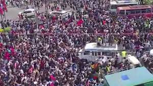 Nepal: नेपाल में सोशल मीडिया पर रोक के खिलाफ सड़कों पर युवा, संसद भवन में भी घुसे; पुलिस फायरिंग में कई घायल