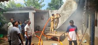 छह की मौत: खेत में काम करने से मना करने पर किसान ने दो किशोरों को काट डाला... फिर परिवार समेत खुद को लगाई आग