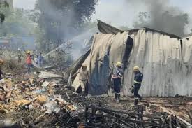 गुरुग्राम में फर्नीचर के चार गोदामों में लगी आग, पड़ोस में पेट्रोल पंप पर मचा हड़कंप