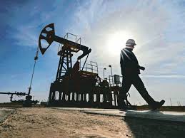 Crude Oil: शांत‍ि समझौते की बातचीत के बीच अमेरिका का ईरान पर हमला! क्रूड ऑयल के रेट में आया उबाल