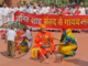 संसद में विपक्ष का ड्रामा...! पप्पू यादव बने पुजारी, राहुल गांधी ने डाला चंदा; फिर दानपात्र लेकर भागे MP