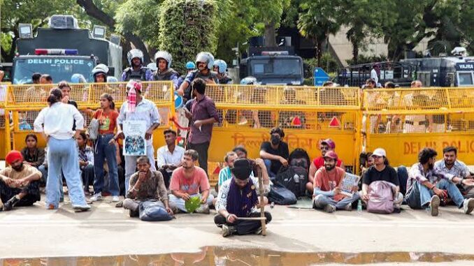 'वॉलंटियर रखिए, वरना कंट्रोल के बाहर होगी भीड़', जंतर-मंतर पर पुलिस ने CJP नेताओं को कई बार समझाया; फिर भी...