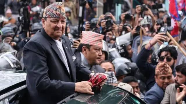 240 साल तक रहा हिंदू राष्ट्र, अब फिर उठने लगी मांग, क्या नेपाल में फिर बहाल होगी विरासत?