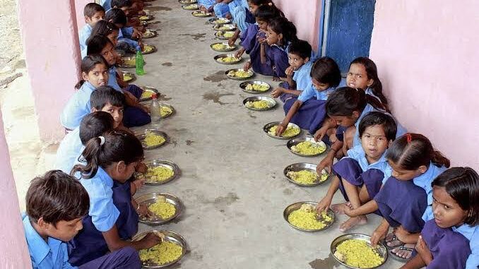 Bihar midday meal horror: Cook adds detergent instead of salt, 40 students hospitalised
