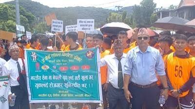 'खाड़ी में मजदूरी से लाख गुना बेहतर है अग्निवीर बनना', सड़कों पर उतरे नेपाली युवा, गोरखा भर्ती शुरू करने की मांग तेज