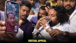 Jharkhand student protest: Fasting activist Devendra Mahto drinks water after personal appeal by Sonam Wangchuk |