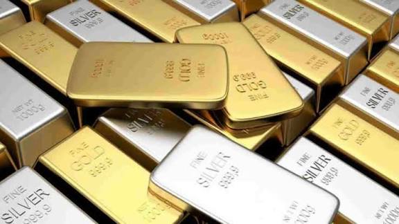 Gold Rate: ₹1.64 लाख पर पहुंचा सोना, क्या फिर तोड़ेगा महंगाई का रिकॉर्ड ? चांदी में आज अचानक से तेज गिरावट